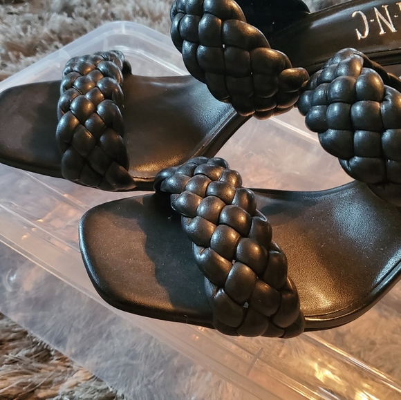 INC - Picture 2 of 7